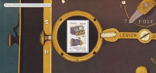 Historische fotocamera's op postzegelblokjes afgebeeld