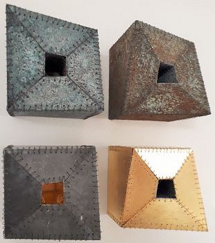Geometrische kunstwerken voor vier verkoopexposities