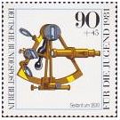 Postzegels tonen historische instrumenten voor navigatie